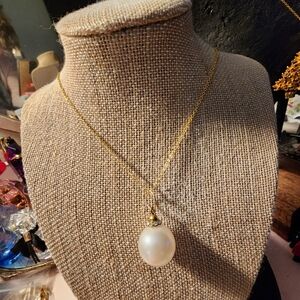 Gold Pearl Pendant Necklace